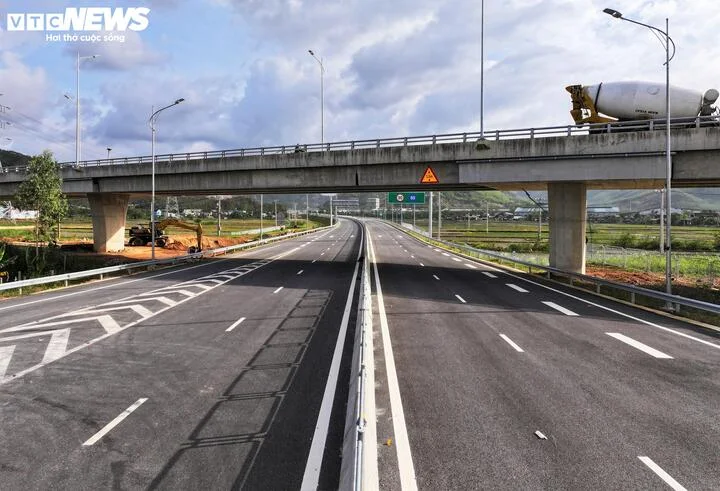 Cận cảnh hơn 200km cao tốc Quảng Ngãi đến Đắk Lắk hoàn thành vẫn 'nằm chờ'- Ảnh 5.
