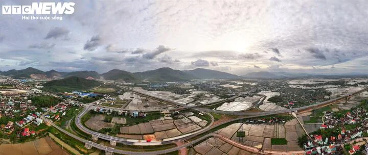 Cận cảnh hơn 200km cao tốc Quảng Ngãi đến Đắk Lắk hoàn thành vẫn 'nằm chờ'- Ảnh 6.