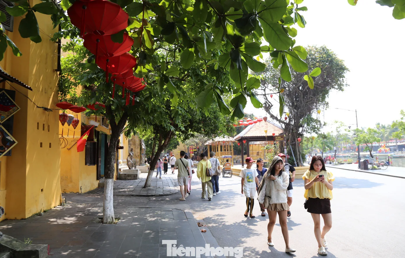 Diện mạo 'lạ' của phố cổ Hội An trước giờ G ‘siết’ vỉa hè- Ảnh 7.