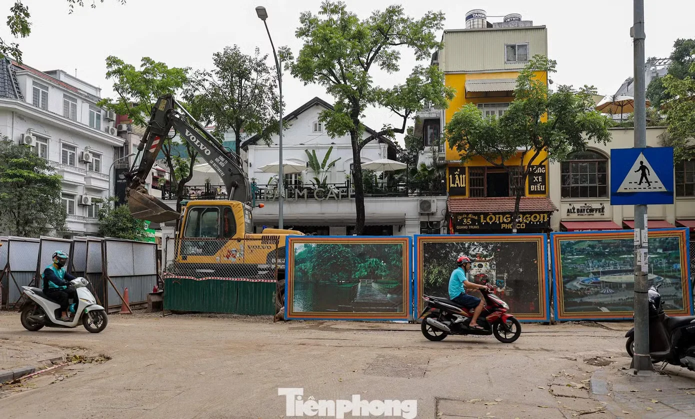 Khổ sở vượt 'đại công trường' chống ngập Hà Nội- Ảnh 5.